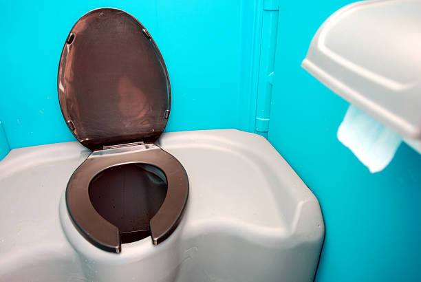 Porta potty delivery and setup in Strawberry, CA